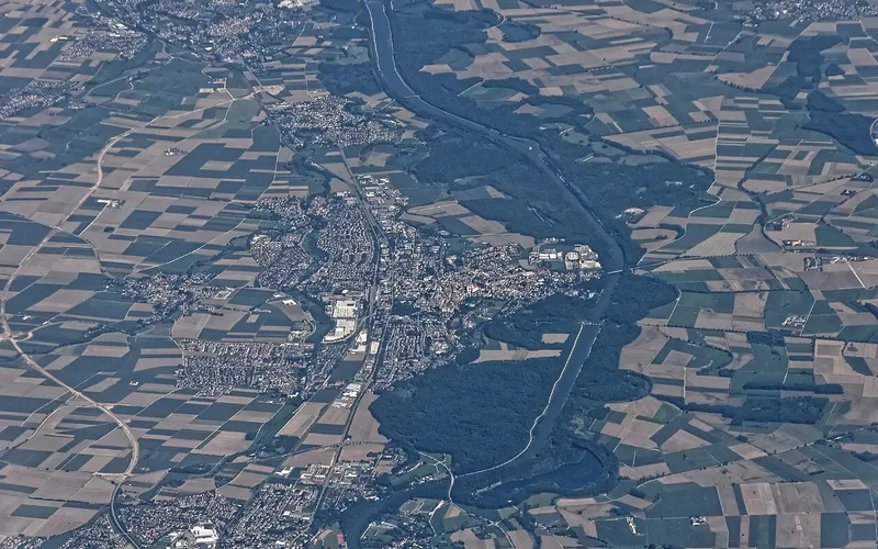 Luftaufnahme von Dillingen an der Donau mit historischer Altstadt