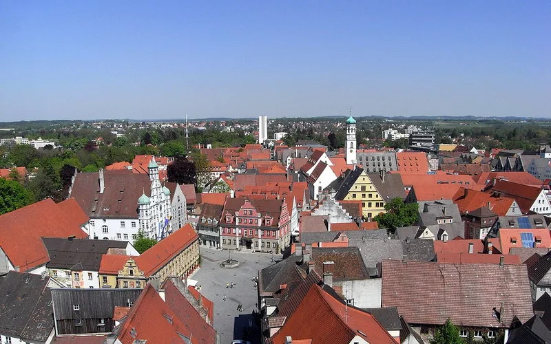 Memminger Marktplatz mit historischer Bebauung, Keimzelle der Stadt