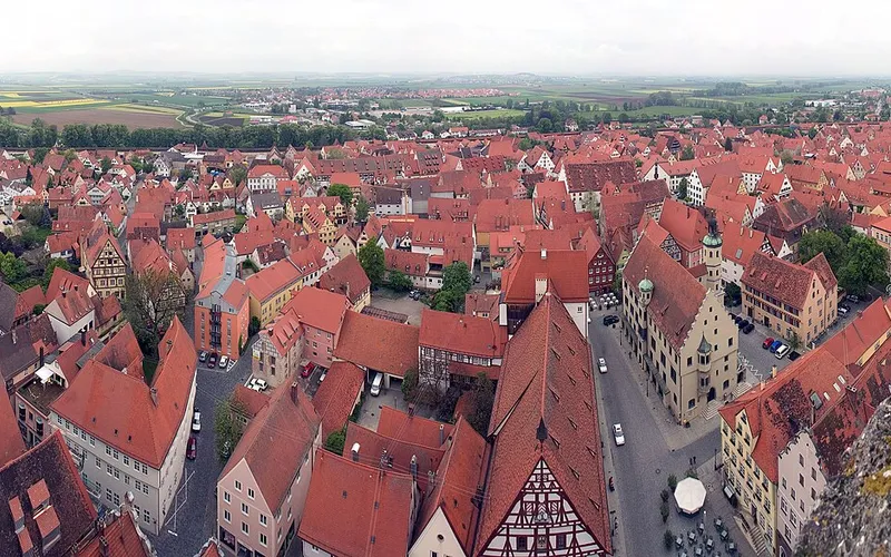 Panoramablick vom Kirchturm Daniel über die mittelalterliche Altstadt von Nördlingen